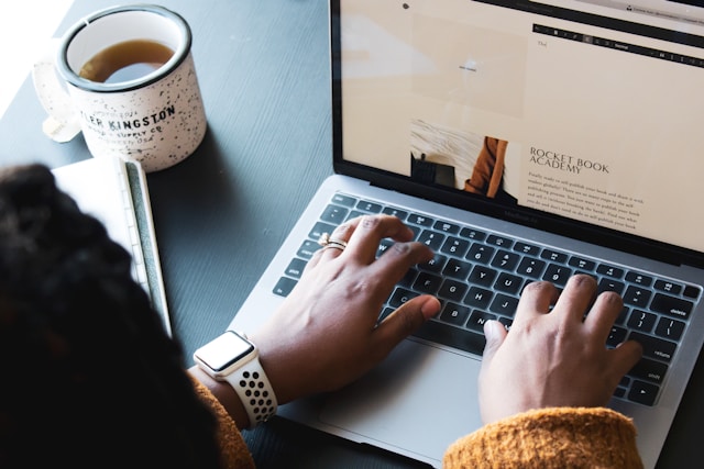 How to Write SEO Blog Posts with AI: Prompts, Workflow and Mistakes to Avoid in 2026
